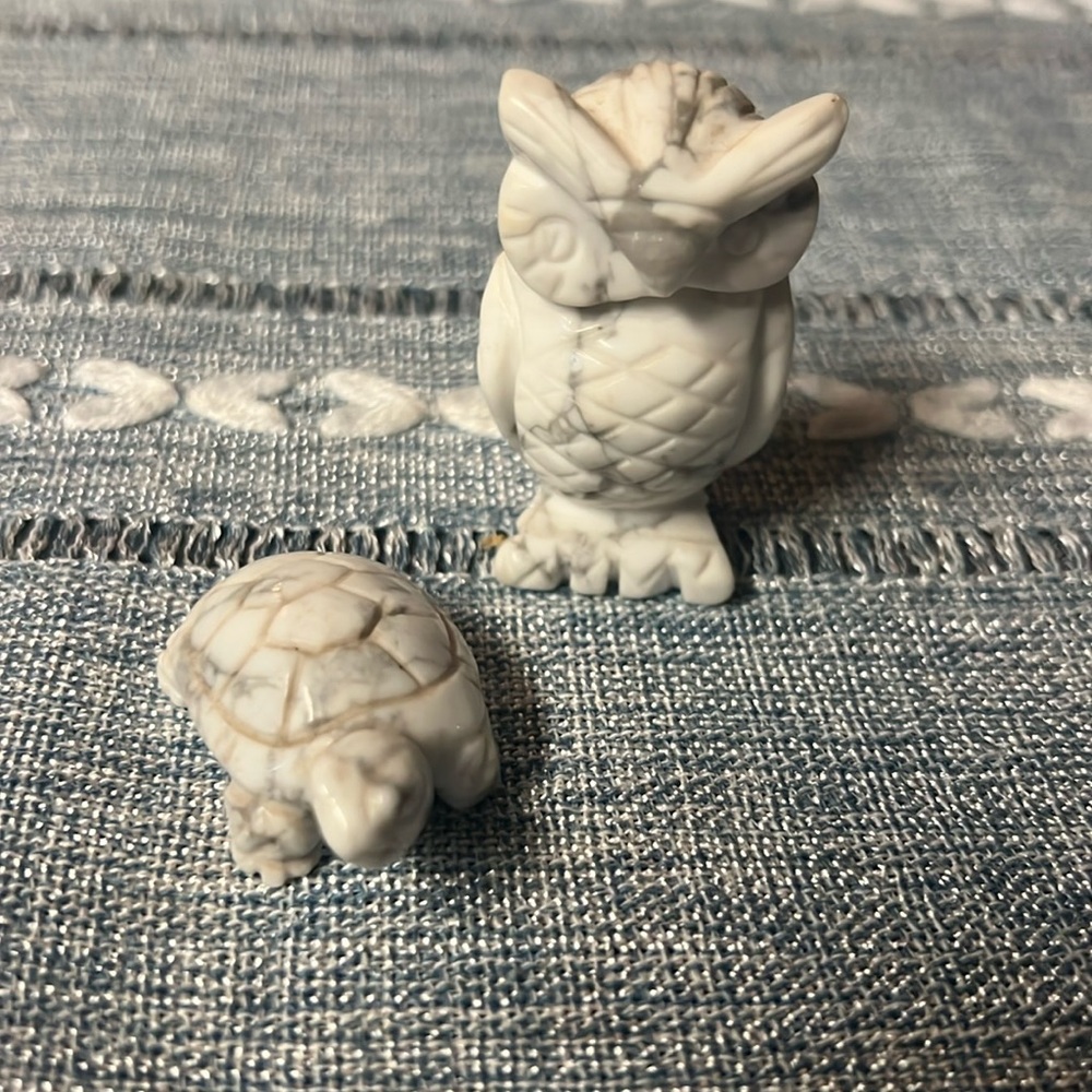 Marble owl and turtle